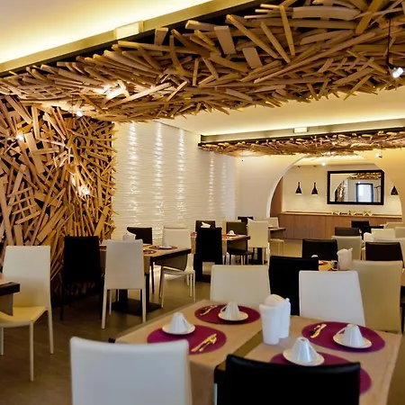 Grand Gortani מלון