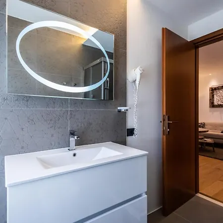 מלון Grand Gortani 4*