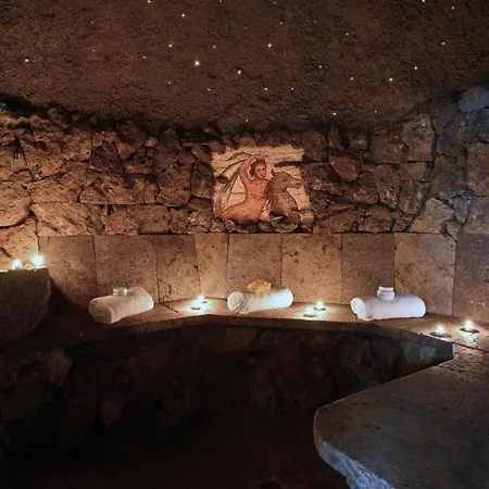 Grand Gortani מלון