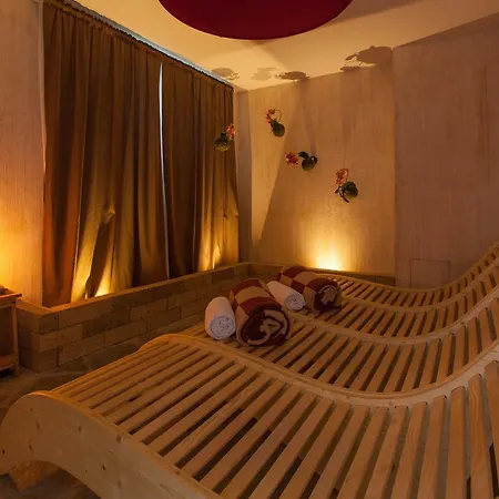 מלון Grand Gortani 4*